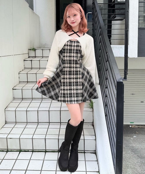 NOMAE(ノーマエ)の「シャギーボレロミニチェックワンピース(ワンピース・レディース・ベージュ/ブラック/ブラウン・FREE)」の5枚目の写真