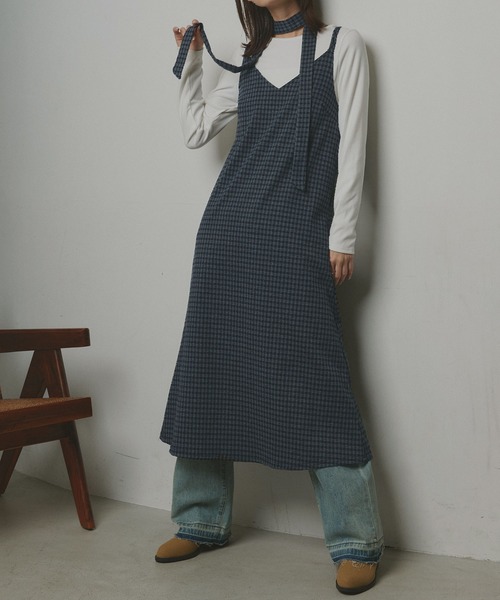 ad thie(アドティエ)の「リボン付き チェック キャミワンピース(ワンピース・レディース・ブラック/ネイビー/ベージュ・FREE)」の3枚目の写真