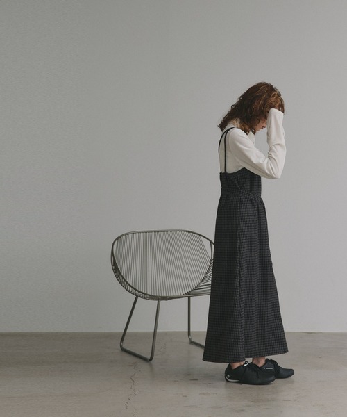 ad thie(アドティエ)の「リボン付き チェック キャミワンピース(ワンピース・レディース・ブラック/ネイビー/ベージュ・FREE)」の6枚目の写真