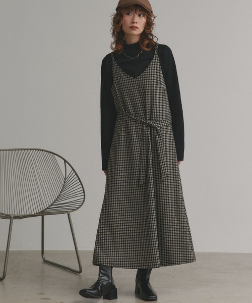 ad thie(アドティエ)の「リボン付き チェック キャミワンピース(ワンピース・レディース・ブラック/ネイビー/ベージュ・FREE)」の10枚目の写真