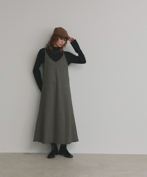 ad thie(アドティエ)の「リボン付き チェック キャミワンピース(ワンピース・レディース・ブラック/ネイビー/ベージュ・FREE)」の14枚目の写真
