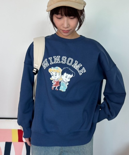 MERLOT(メルロー)の「レトロプリントカレッジスウェット/裏起毛(スウェット・レディース・グレー/ブルー・FREE)」の13枚目の写真