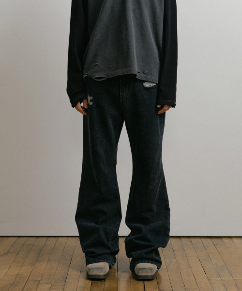 DUSTYWHITE（ダスティーホワイト）の「BLACK DESTROYED BOOTCUT DENIM PANTS（デニムパンツ・メンズ・その他・SMALL/MEDIUM/LARGE）」の16枚目の写真
