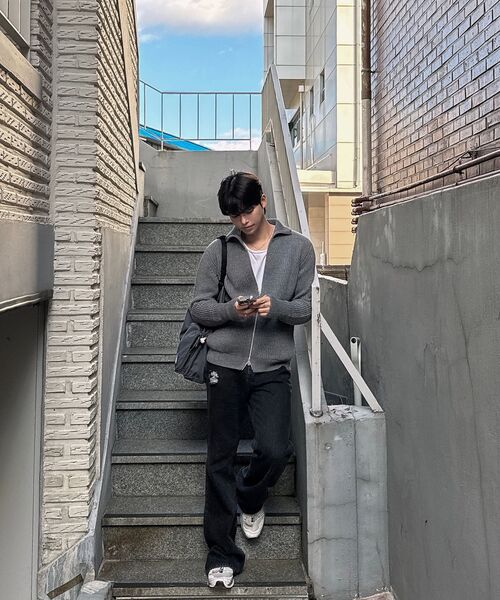 DUSTYWHITE（ダスティーホワイト）の「BLACK DESTROYED BOOTCUT DENIM PANTS（デニムパンツ・メンズ・その他・SMALL/MEDIUM/LARGE）」の11枚目の写真