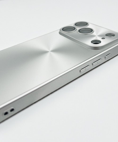 Fun & Daily(ファンアンドデイリー)の「Space Silver iPhone 16 17 Case Plus ProMax / アイフォンケース(スマホケース/カバー・レディース・シルバー/ゴールド・iPhone 16/iPhone 16 Plus/iPhone 16 Pro/iPhone 16 Pro Max/iPhone 17/iPhone 17 Pro/iPhone 17 Pro Max/iPhone Air)」の5枚目の写真