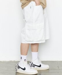 BSRABBIT（ビエスラビット）の「カーゴルーズフィットコットンショートパンツアイボリー（その他パンツ）」