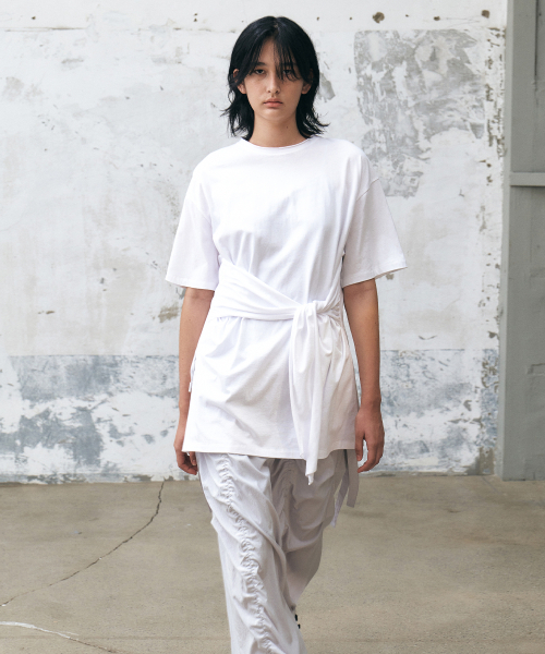INSILENCE WOMEN(インサイレンスウーマン)の「ノーティッドオーバーサイズTシャツWHITE(Tシャツ/カットソー・レディース・その他・FREE)」の1枚目の写真