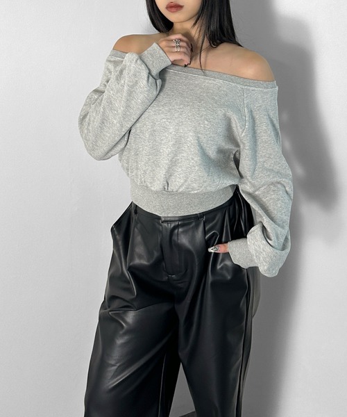 LVEU.（ラブユ.）の「【LVEU.】オフショルスウェットトップス / トップス スウェット オフショル オフショルダー クロップド ショート 長袖 ブラック ホワイト グレー ZOZOTOWN限定（スウェット・レディース・ホワイト/グレー/ブラック・FREE）」の3枚目の写真