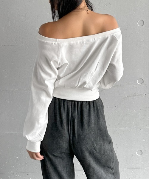 LVEU.（ラブユ.）の「【LVEU.】オフショルスウェットトップス / トップス スウェット オフショル オフショルダー クロップド ショート 長袖 ブラック ホワイト グレー ZOZOTOWN限定（スウェット・レディース・ホワイト/グレー/ブラック・FREE）」の9枚目の写真