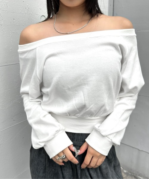 LVEU.（ラブユ.）の「【LVEU.】オフショルスウェットトップス / トップス スウェット オフショル オフショルダー クロップド ショート 長袖 ブラック ホワイト グレー ZOZOTOWN限定（スウェット・レディース・ホワイト/グレー/ブラック・FREE）」の14枚目の写真