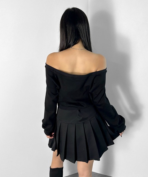 LVEU.（ラブユ.）の「【LVEU.】オフショルスウェットトップス / トップス スウェット オフショル オフショルダー クロップド ショート 長袖 ブラック ホワイト グレー ZOZOTOWN限定（スウェット・レディース・ホワイト/グレー/ブラック・FREE）」の22枚目の写真