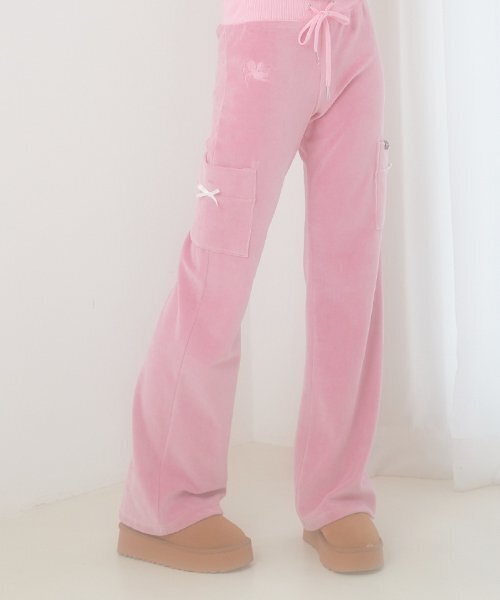 ZIZEMUSEUM(ジゼミュージアム)の「VELVET TRAINING BOOTS CUT PANTS (PINK)(スウェットパンツ・レディース・その他・FREE)」の1枚目の写真