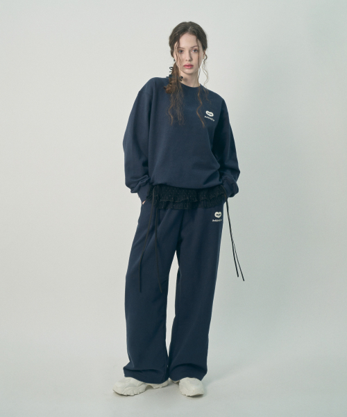 MIHEV（ミヘブ）の「[ユニセックス] スティッチクラシックロゴスウェットパンツ ネイビー（スウェットパンツ・レディース・その他・MEDIUM/LARGE）」の2枚目の写真