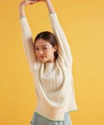 OWURA（オウラ）の「アンバランスケーブルウールニットライトクリーム（ニット/セーター）」