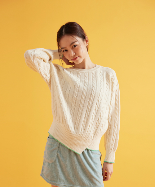 OWURA(オウラ)の「アンバランスケーブルウールニットライトクリーム(ニット/セーター・レディース・その他・1/2)」の3枚目の写真