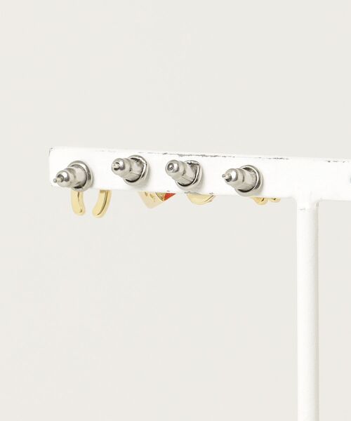 Paul Smith(ポールスミス)の「ウィメンズ ラッキーチャーム ピアス / 165651 270(ピアス(両耳用)・レディース・ゴールド・FREE)」の7枚目の写真
