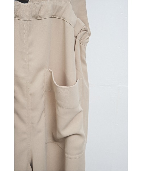 MUUNAA(ムウナ)の「ポリエステルツイルサロペットパンツ(サロペット/オーバーオール・レディース・ベージュ/ブラック・F)」の14枚目の写真