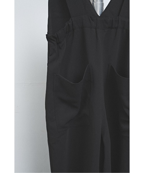 MUUNAA(ムウナ)の「ポリエステルツイルサロペットパンツ(サロペット/オーバーオール・レディース・ベージュ/ブラック・F)」の18枚目の写真