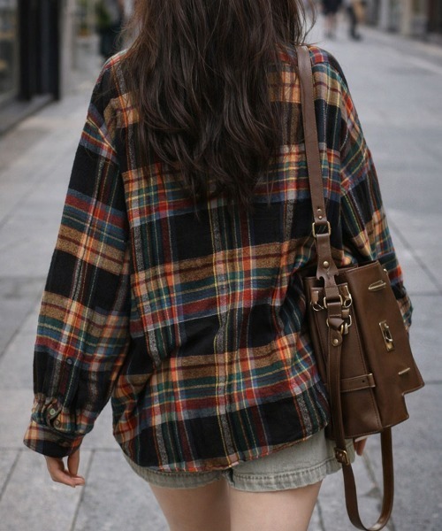 SallyLunn(サリーラン)の「タータンチェックシャツ(シャツ/ブラウス・レディース・パープル/ブラック・MEDIUM/LARGE)」の3枚目の写真