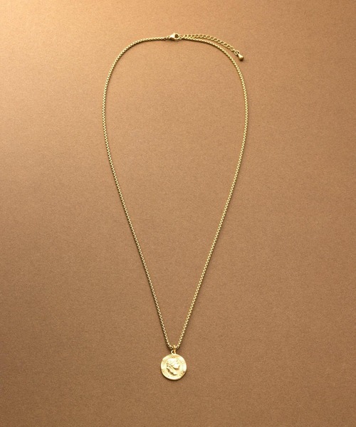 Cream dot.(クリームドット)の「【サージカルステンレス】“歪み”の効いたコインモチーフのステンレス製ネックレス(ネックレス・レディース・ゴールド/シルバー/ピンクゴールド・65cm/50cm)」の4枚目の写真