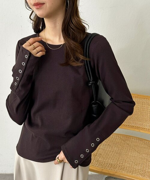 DISCOAT（ディスコート）の「リブ袖口ボタンロングスリーブ《WEB限定カラーあり》（Tシャツ/カットソー・レディース・グレー/ブラック/ライトグレー/ブラウン/ネイビー/レッド/アイボリー/モカ/カーキ・FREE）」の5枚目の写真