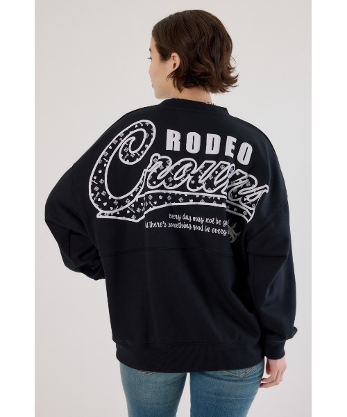 RODEO CROWNS WIDE BOWL（ロデオクラウンズワイドボウル）の「モノグラムロゴスウェット（スウェット・レディース・ブルー/ブラック/グレー×ホワイト/ピンク・MEDIUM/LARGE）」の2枚目の写真