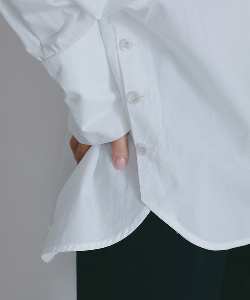 AJUGA.（アジュガ）の「サイドボタン付き スキッパーシャツ【セレモニー/オケージョン】（シャツ/ブラウス・レディース・オフホワイト/ライトブルー/ブラック・FREE）」の12枚目の写真