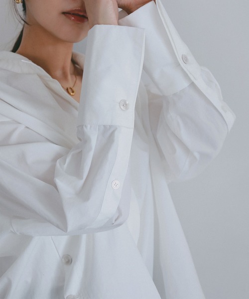 AJUGA.（アジュガ）の「サイドボタン付き スキッパーシャツ【セレモニー/オケージョン】（シャツ/ブラウス・レディース・オフホワイト/ライトブルー/ブラック・FREE）」の11枚目の写真