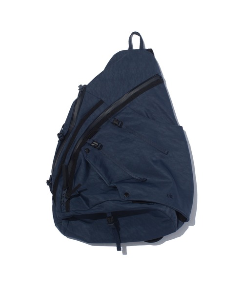 F/CE. （エフシーイー）の「F/CE. TEXTURED TWILL 3 POINTS SLINGER BAG / エフシーイー テクスチャードツイル 3ポイント スリンガーバッグ（ショルダーバッグ・メンズ・ブラック/ネイビー・FREE）」の2枚目の写真