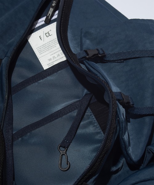 F/CE. （エフシーイー）の「F/CE. TEXTURED TWILL 3 POINTS SLINGER BAG / エフシーイー テクスチャードツイル 3ポイント スリンガーバッグ（ショルダーバッグ・メンズ・ブラック/ネイビー・FREE）」の14枚目の写真