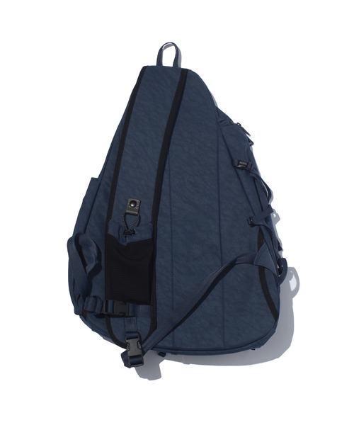 F/CE. （エフシーイー）の「F/CE. TEXTURED TWILL 3 POINTS SLINGER BAG / エフシーイー テクスチャードツイル 3ポイント スリンガーバッグ（ショルダーバッグ・メンズ・ブラック/ネイビー・FREE）」の4枚目の写真