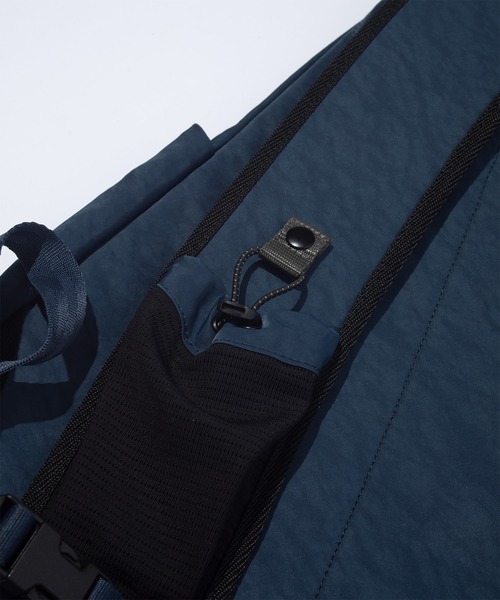 F/CE. （エフシーイー）の「F/CE. TEXTURED TWILL 3 POINTS SLINGER BAG / エフシーイー テクスチャードツイル 3ポイント スリンガーバッグ（ショルダーバッグ・メンズ・ブラック/ネイビー・FREE）」の17枚目の写真