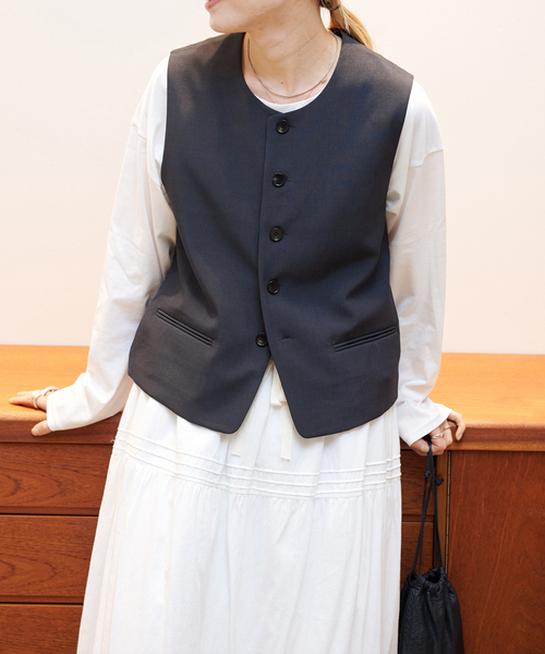 OUTDOOR PRODUCTS（アウトドアプロダクツ）の「WEB・横浜店限定カラーありORDINARY コンパクトベスト（その他アウター・レディース・ベージュ/ブラック/チャコールグレー・FREE）」の3枚目の写真