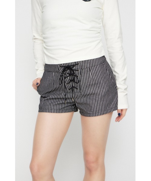 LAGUA GEM（ラグアジェム）の「STRIPE LACE UP ショートパンツ（その他パンツ・レディース・ブラック/ホワイト/ブラウン・X-SMALL/SMALL/MEDIUM）」の9枚目の写真