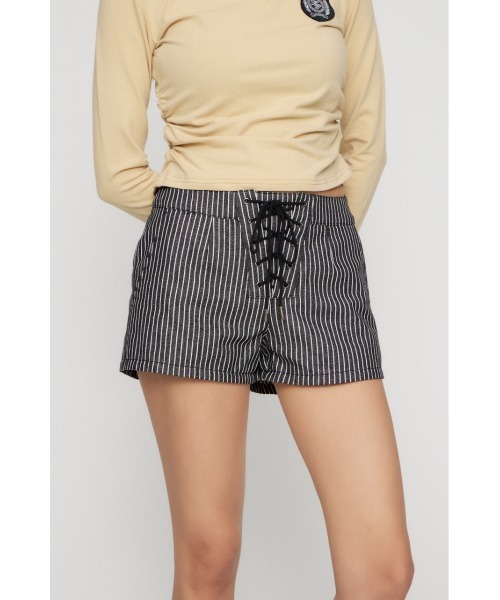 LAGUA GEM（ラグアジェム）の「STRIPE LACE UP ショートパンツ（その他パンツ・レディース・ブラック/ホワイト/ブラウン・X-SMALL/SMALL/MEDIUM）」の5枚目の写真