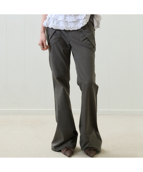 LUVISTRUE(ラヴイズトゥルー)の「EL RIBBON BOOTSCUT PANTS(CHARCOAL)(その他パンツ・レディース・その他・SMALL/MEDIUM)」の1枚目の写真