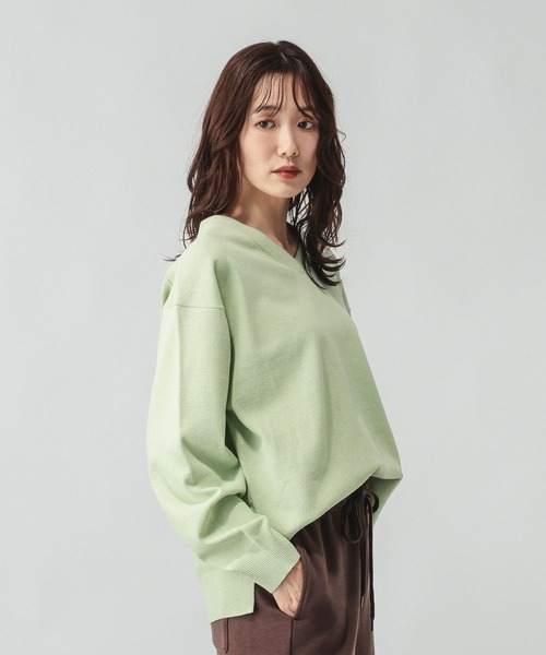 GLOBAL WORK（グローバルワーク）の「ドライタッチVネックプルオーバー長袖/634083（ニット/セーター・レディース・ブラック/アイボリー/レッド系4/ライトグレー/グリーン系3/ライトイエロー/ブラウン/ライトピンク・MEDIUM/LARGE）」の6枚目の写真