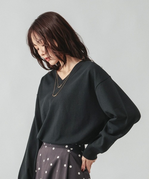 GLOBAL WORK（グローバルワーク）の「ドライタッチVネックプルオーバー長袖/634083（ニット/セーター・レディース・ブラック/アイボリー/レッド系4/ライトグレー/グリーン系3/ライトイエロー/ブラウン/ライトピンク・MEDIUM/LARGE）」の12枚目の写真