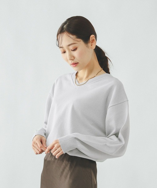 GLOBAL WORK（グローバルワーク）の「ドライタッチVネックプルオーバー長袖/634083（ニット/セーター・レディース・ブラック/アイボリー/レッド系4/ライトグレー/グリーン系3/ライトイエロー/ブラウン/ライトピンク・MEDIUM/LARGE）」の15枚目の写真