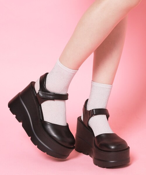 cs T&P(シーエスティーアンドピー)の「厚底ストラップパンプス(パンプス・レディース・ブラック系8/ブラック/アイボリー・LL/L/M/S)」の16枚目の写真