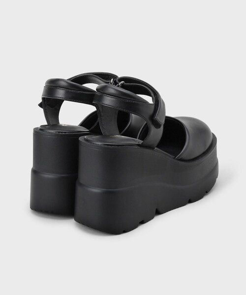 cs T&P(シーエスティーアンドピー)の「厚底ストラップパンプス(パンプス・レディース・ブラック系8/ブラック/アイボリー・LL/L/M/S)」の6枚目の写真