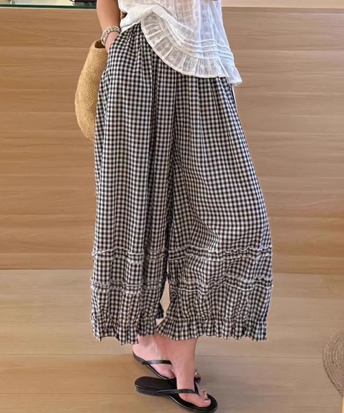 meJane(ミージェーン)の「ギンガムチェック クロップドフリルパンツ(その他パンツ・レディース・ブラック系・L/M/S)」の3枚目の写真
