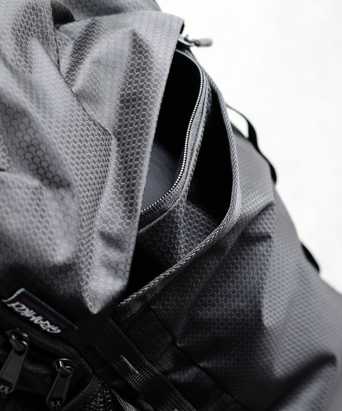 Gramicci（グラミチ）の「【GRAMICCI】DAY PACK 25L（ショルダーバッグ・メンズ・オリーブ/ブラック・FREE）」の8枚目の写真