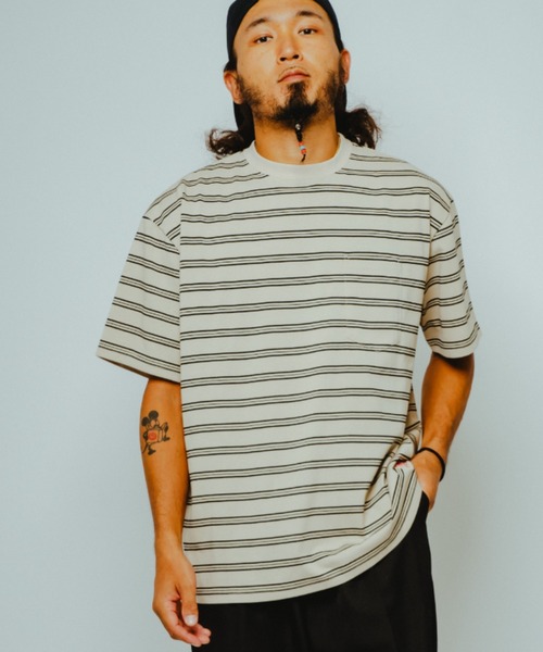 BIG MIKE（ビッグマイク）の「BIG MIKE ビックマイク / ボーダー サングラスポケット 半袖 Tシャツ //// 102628590（Tシャツ/カットソー・メンズ・サンドベージュ/ブラウン系その他/グレー×ホワイト/チャコール・MEDIUM/X-LARGE/LARGE）」の4枚目の写真