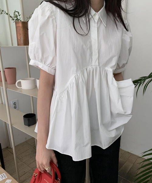 by LEGNA(バイレグナ)の「パフスリーブペプラムブラウス(シャツ/ブラウス・レディース・ブラック/ホワイト・MEDIUM/LARGE)」の10枚目の写真