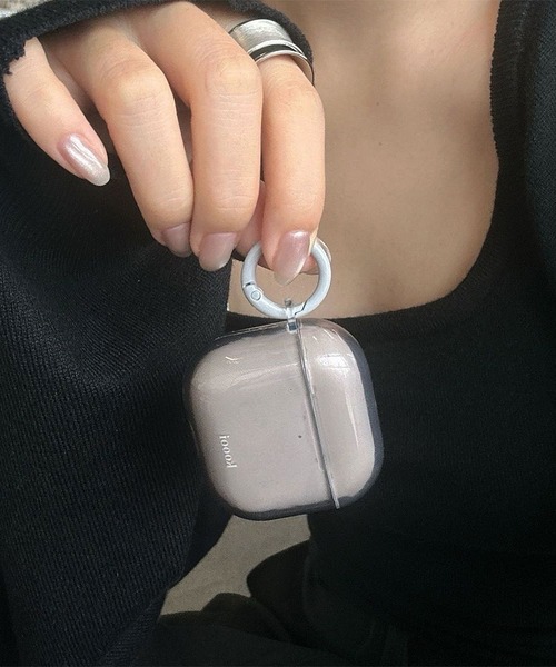ammy.（エイミードット）の「【 ammy. / エイミードット 】 ニュアンスカラー クリア AirPodsケース / カラビナ付き（ヘッドフォン/イヤホン・レディース・グレー・A）」の3枚目の写真