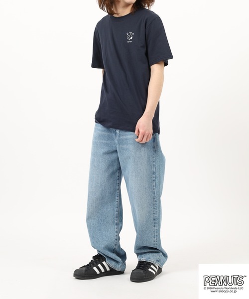 PEANUTS(ピーナッツ)の「PEANUTS スヌーピー柄プリント天竺Tシャツ 半袖(Tシャツ/カットソー・メンズ・ネイビー/オフホワイト・L/M/LL)」の4枚目の写真