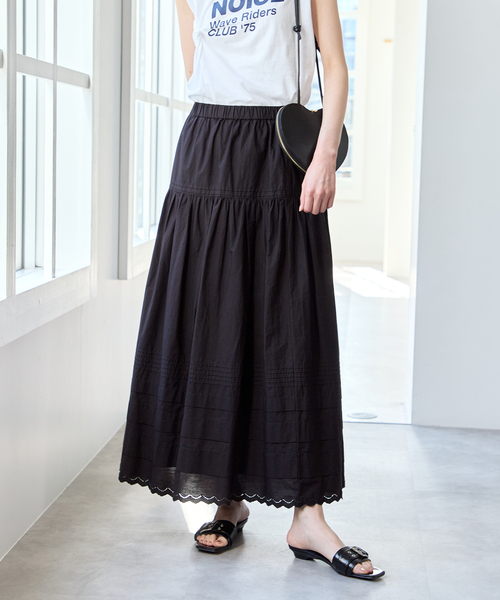 U by SPICK&SPAN（ユーバイスピックアンドスパン）の「コットンポプリンタックフレアスカート（スカート・レディース・ブラック/ホワイト・FREE）」の2枚目の写真