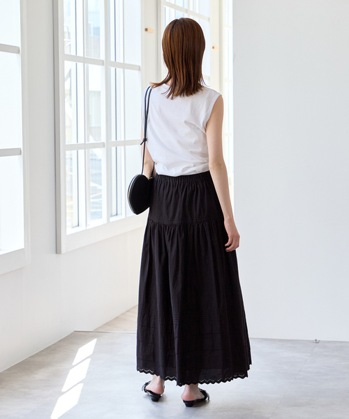 U by SPICK&SPAN（ユーバイスピックアンドスパン）の「コットンポプリンタックフレアスカート（スカート・レディース・ブラック/ホワイト・FREE）」の7枚目の写真