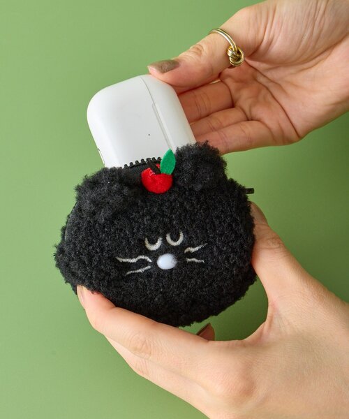 BIRTHDAY BAR（バースデイバー）の「【BRUNCH BROTHERA】AirPods用ポーチ/デジタルアクセサリー（スマホグッズ・レディース・ブラック・0）」の2枚目の写真